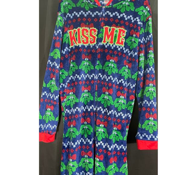 Ugly Christmas Pajama's, Kiss Me, Soft Velour, One Piece, Long Johns Back Flap - Picture 8 of 8
